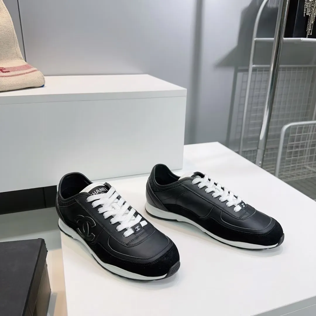 👟👟Ex-factory price 440👟👟 CHANEL Chanel 2025 new panda sneakers, color matching thick-soled casual sports shoes, upper: imported calfskin/imported suede, lining: imported sheepskin lining, outsole: TPU original outsole Size: #35-40 (40 customized, non-refundable)